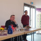 Der Landesbischof als aufmerksamer Zuh&ouml;rer bei der Dekanatskonferenz
